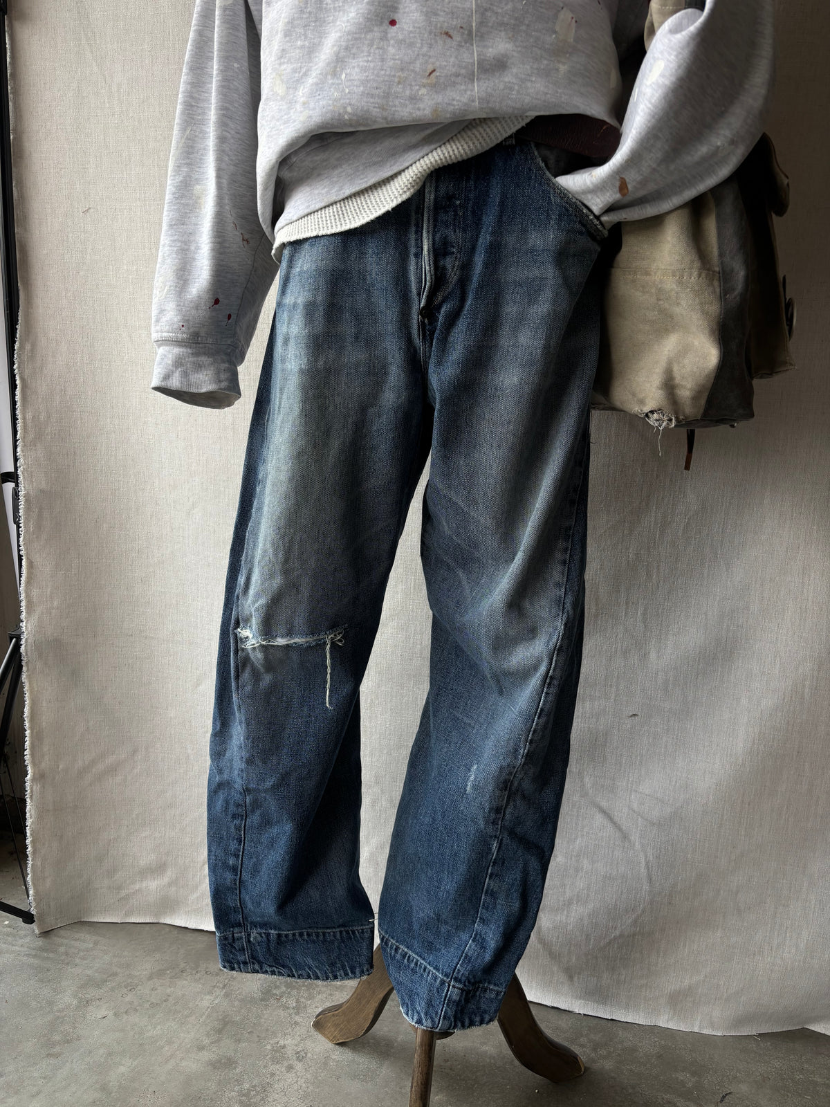 2000s Levis Engineered Buckle Back Jeans