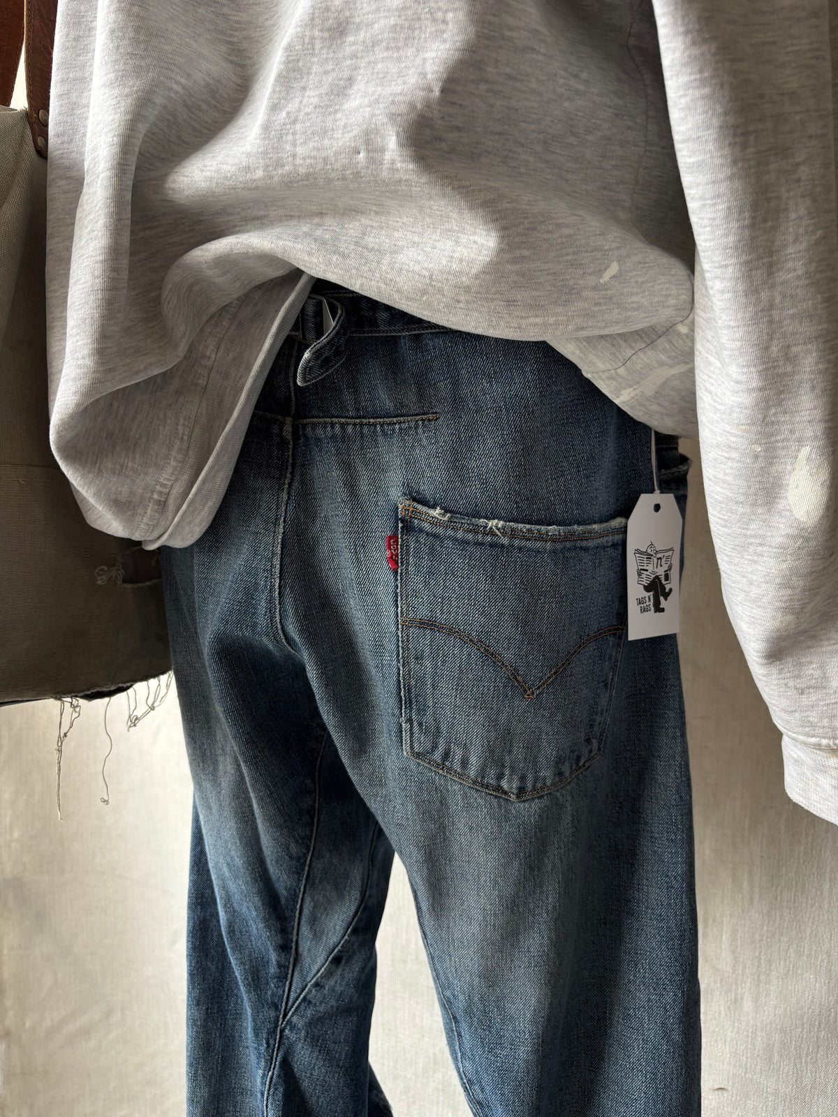 2000s Levis Engineered Buckle Back Jeans