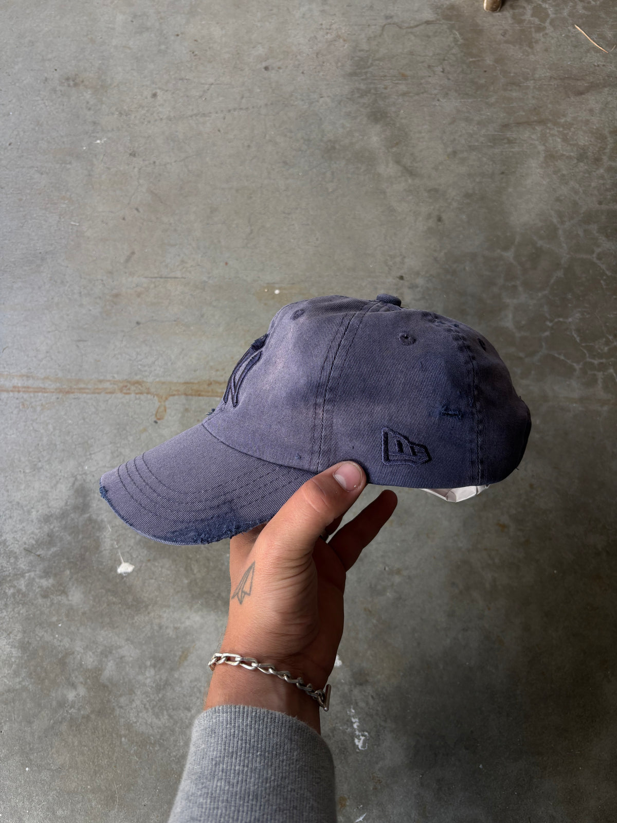 2000s Distressed NY Yankees Dad Cap