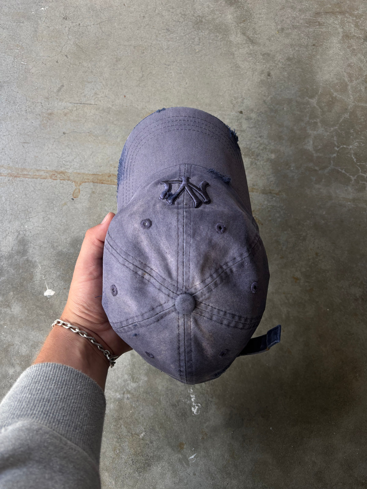 2000s Distressed NY Yankees Dad Cap