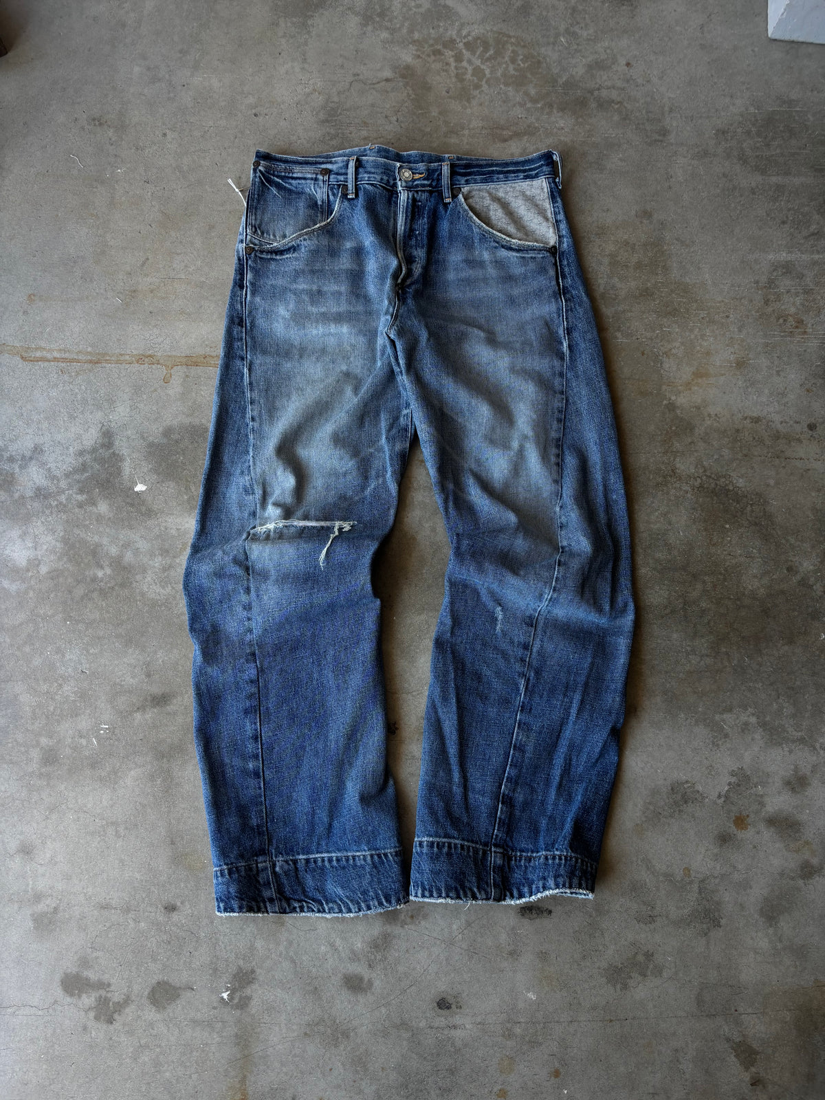 2000s Levis Engineered Buckle Back Jeans